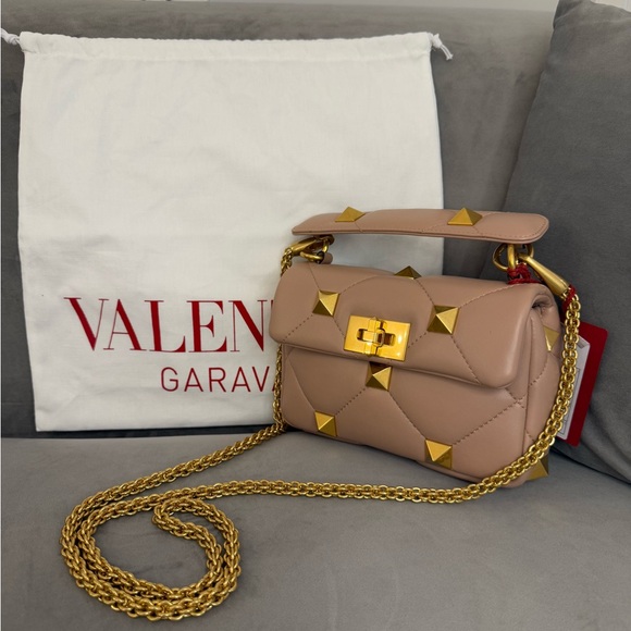 NWT Valentino Garvani Nappa Medium Roman Stud Shoulder Bag - Picture 5 of 6